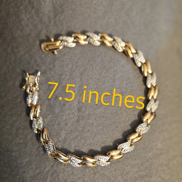 Elegant Gold and Silver Women's Bracelet - Picture 1 of 7